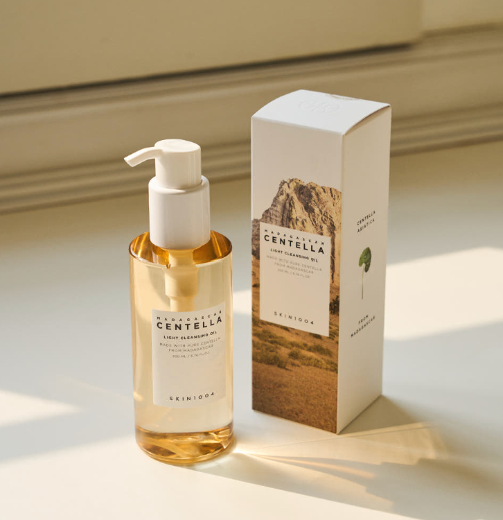 [SKIN1004] Madagascar Centella Light Cleansing Oil - Lightweight Deep Cleansing & Blackhead Care with Madagascar Centella (200ml / 6.76 fl. oz.)